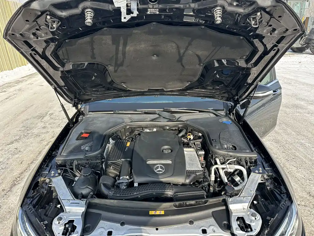 MERCEDES-BENZ E CLASS