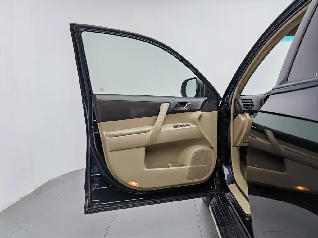 Toyota Highlander — миниатюра 8
