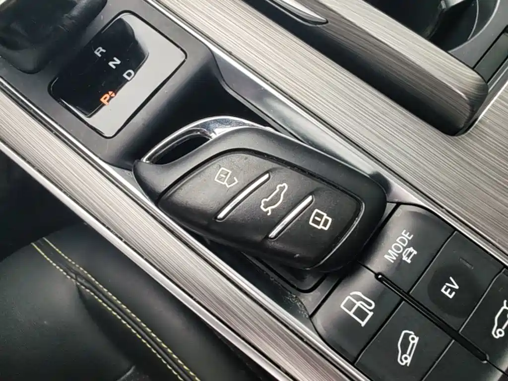 Roewe RX5 New Energy — миниатюра 9