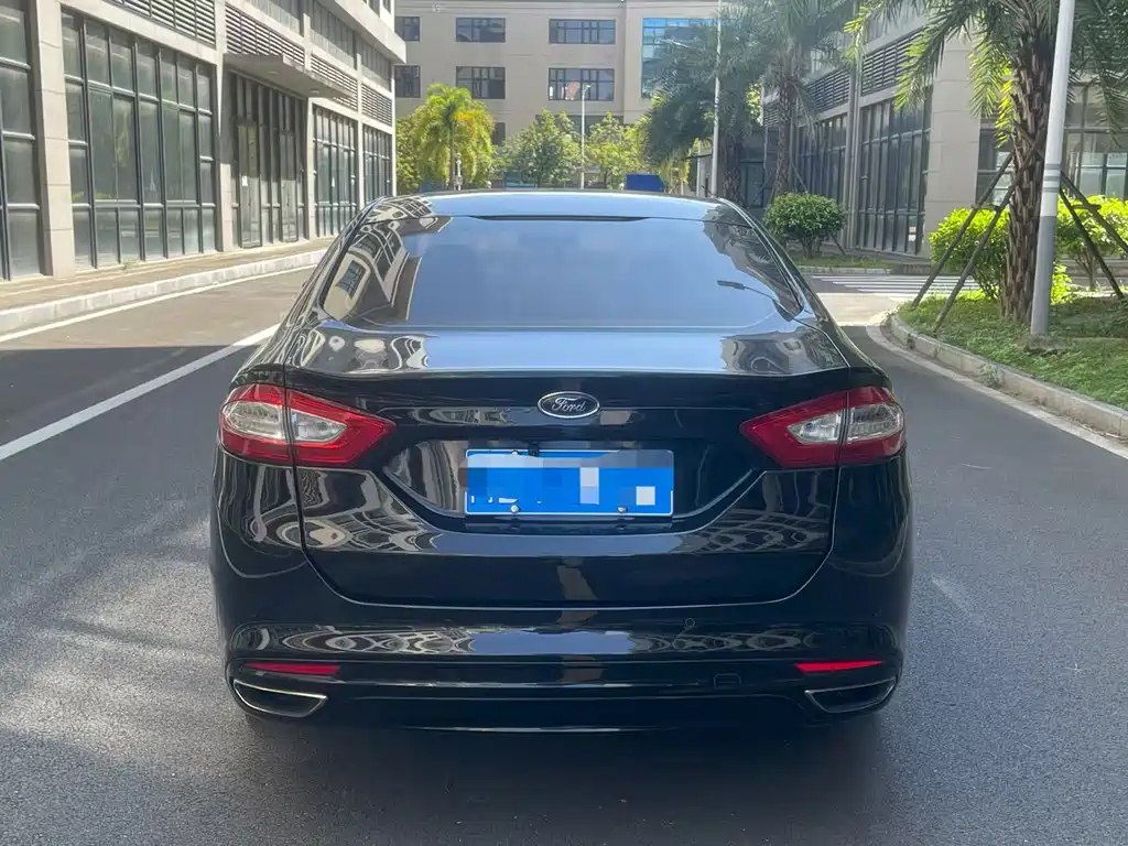Ford Mondeo — миниатюра 8