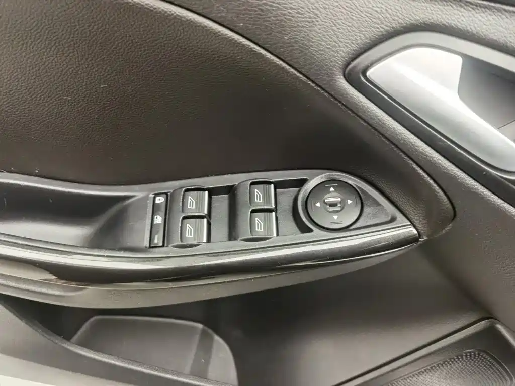 Ford Focus — миниатюра 9
