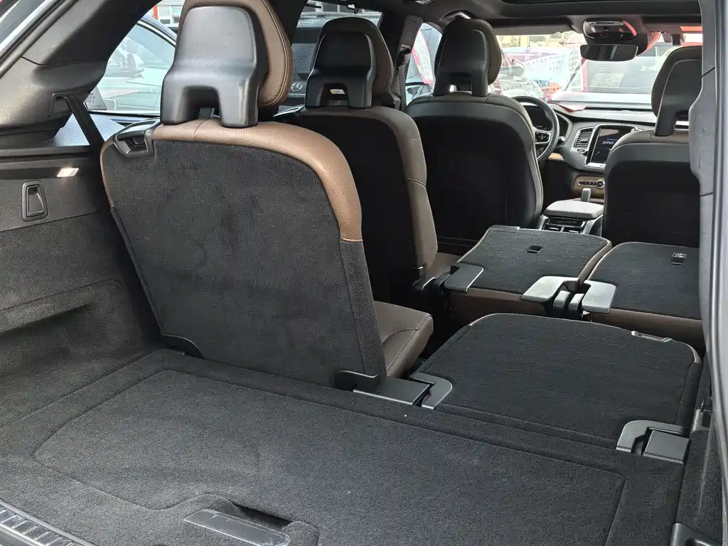 Volvo XC90 2021 B6 Luxury 7 мест