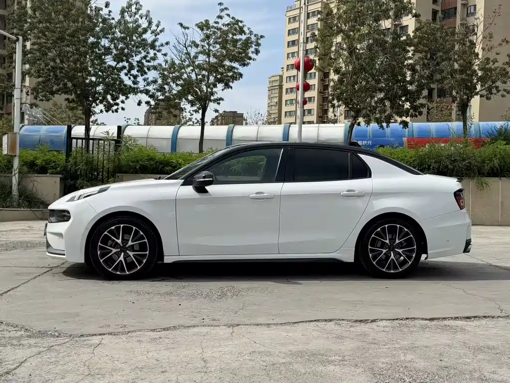 Lynk & Co 03 — миниатюра 10