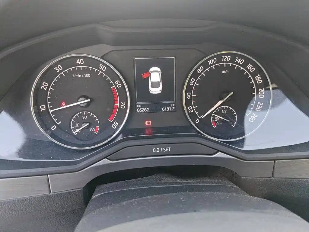 Skoda Superb — миниатюра 13