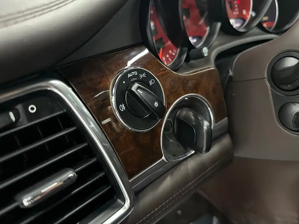 Porsche Panamera — миниатюра 8