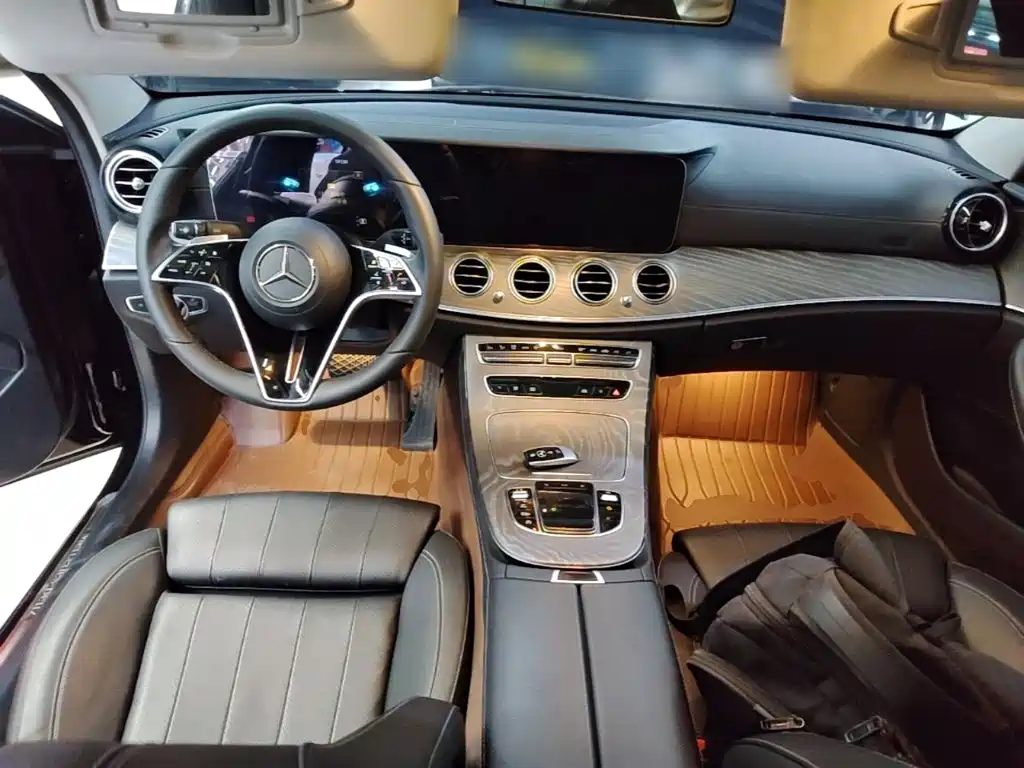 Mercedes-Benz E-Class — миниатюра 10