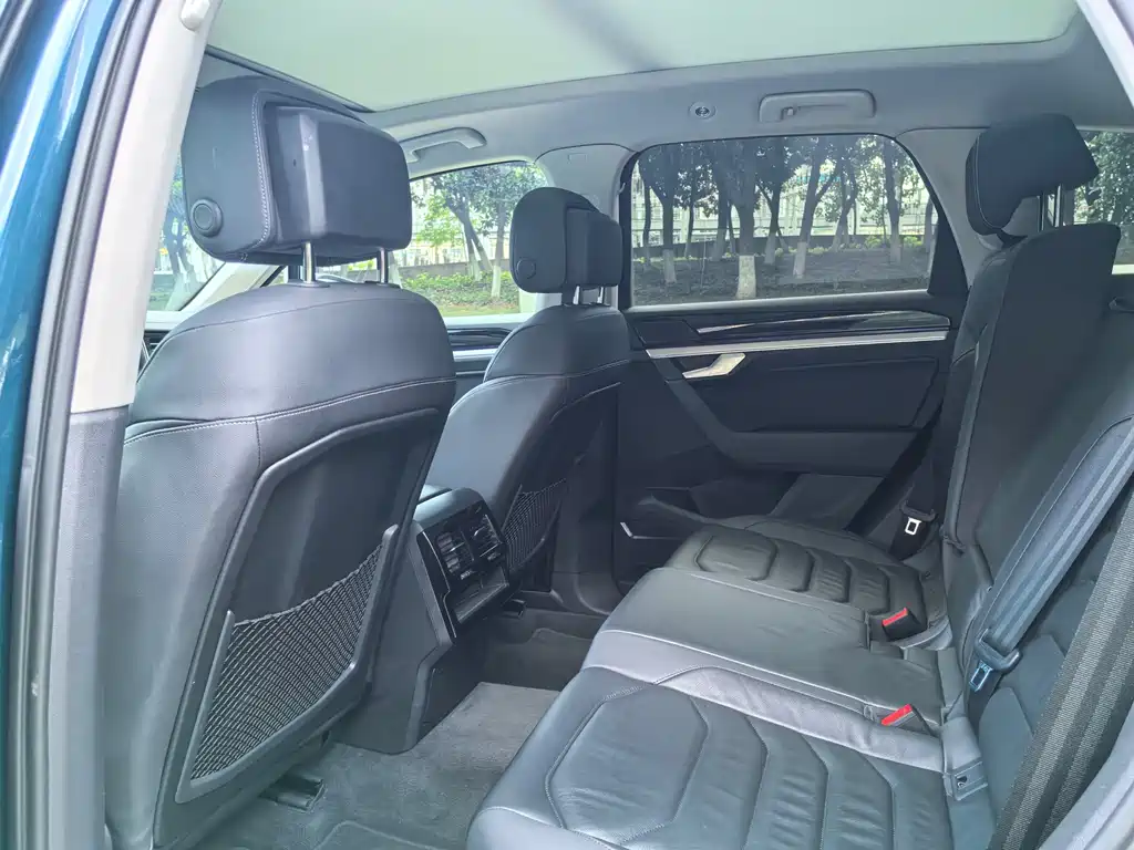Volkswagen Touareg — миниатюра 10