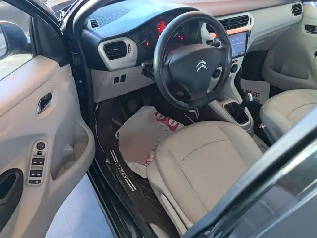 Citroen Elysee — миниатюра 16