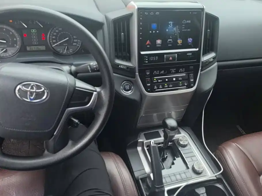 Toyota Land Cruiser — миниатюра 12