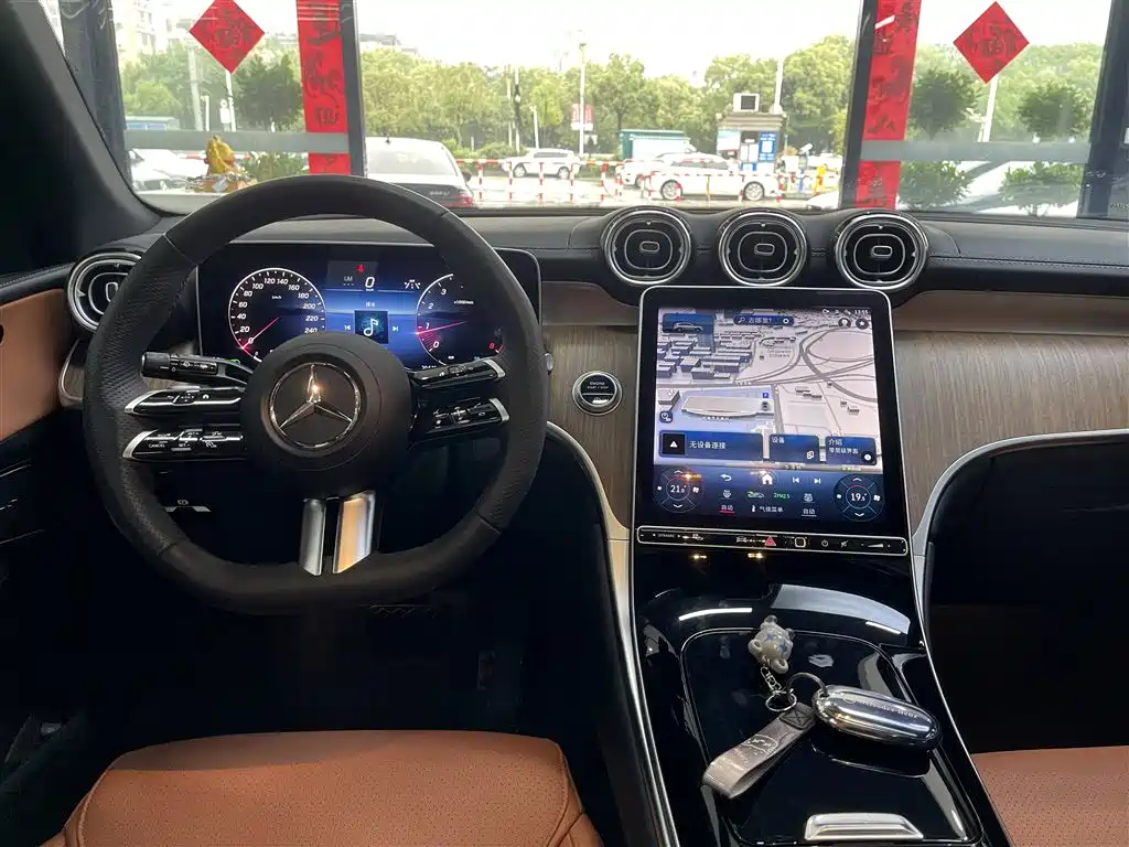 Mercedes-Benz GLC 2023 GLC 300 L 4MATIC 7 мест