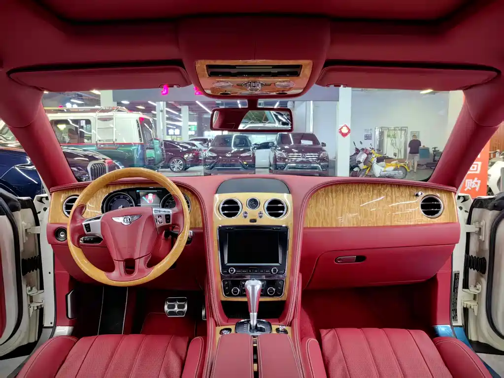Bentley Flying Spur 2017 4.0T V8 Standard