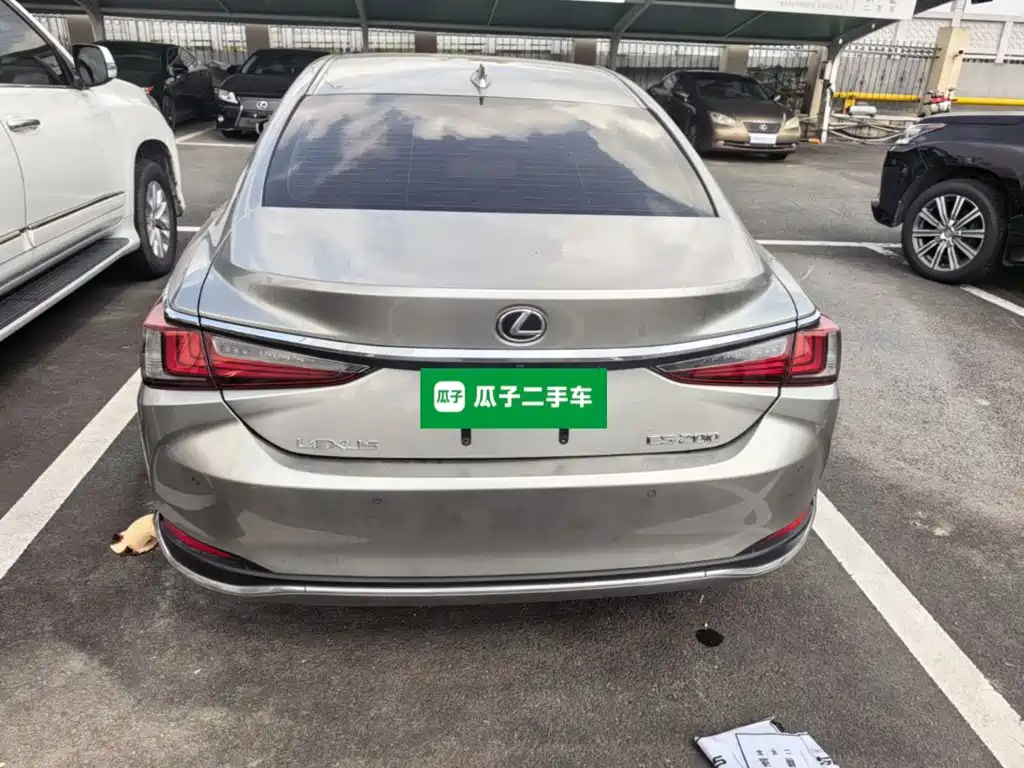 Lexus ES — миниатюра 6