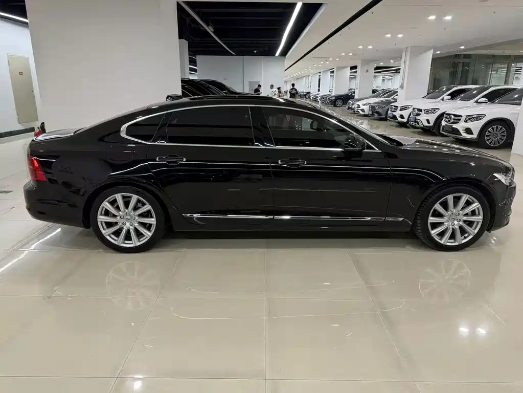 Volvo S90 — миниатюра 8