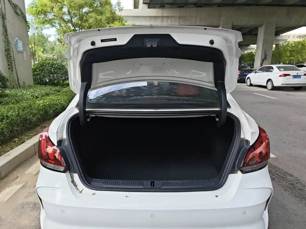 MG MG5 — миниатюра 19
