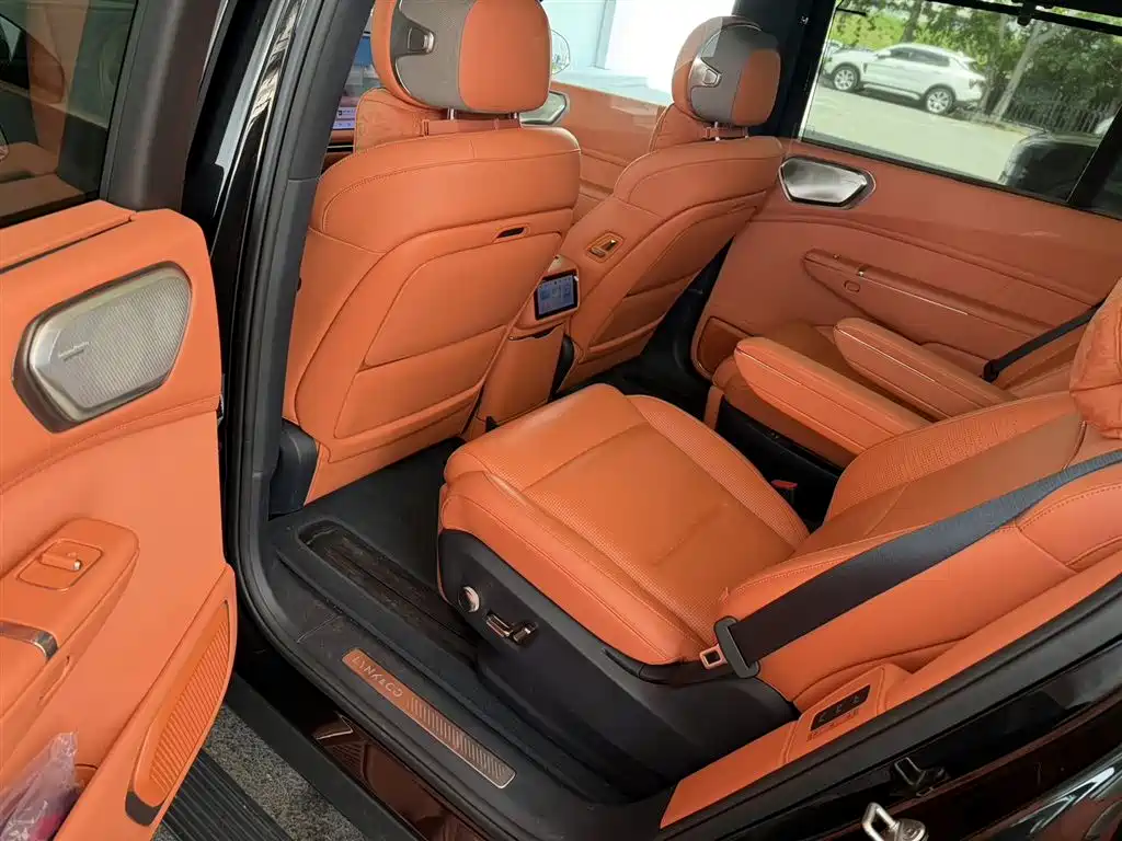 Lynk & Co 900 2025 1.5T Ultra 6 мест