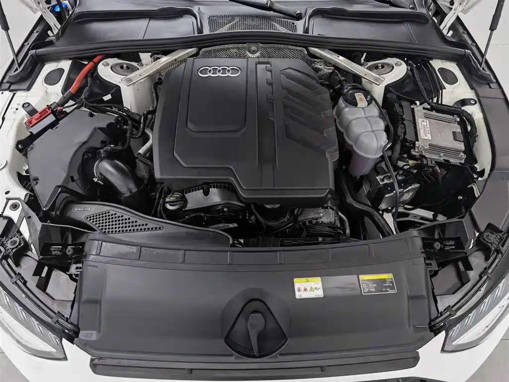 Audi A4L 2023 40 TFSI Luxury