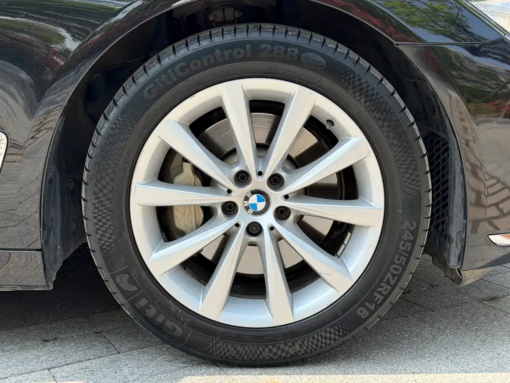 BMW 7 Series — миниатюра 18
