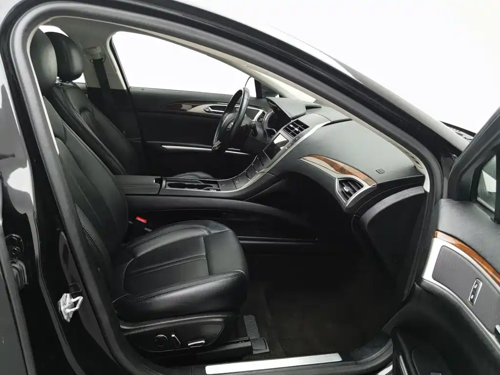 Lincoln MKZ — миниатюра 23
