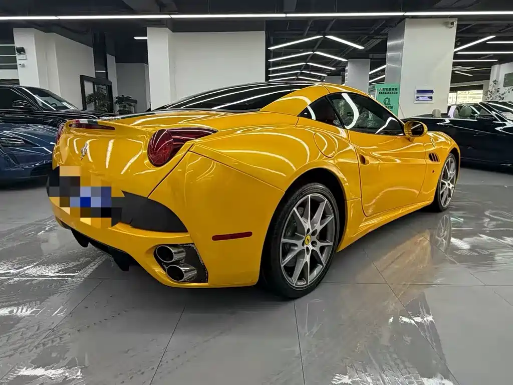 Ferrari California T 2009 4.3L
