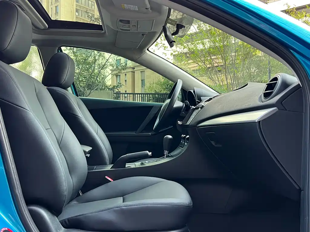 Mazda 3 Xingcheng — миниатюра 10