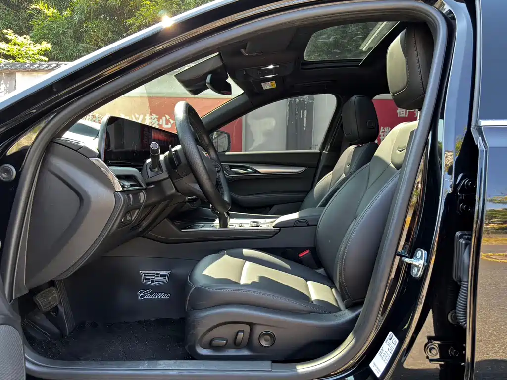 Cadillac CT5 — миниатюра 5