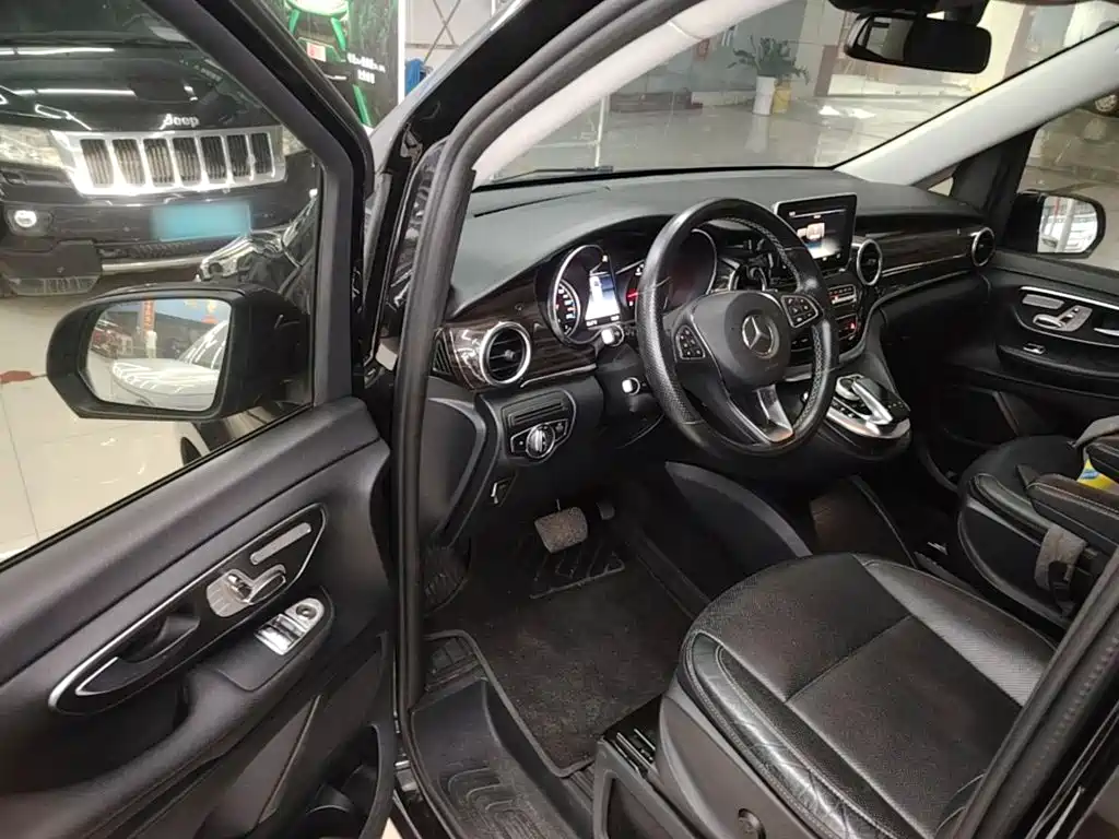 Mercedes-Benz V-Class — миниатюра 16