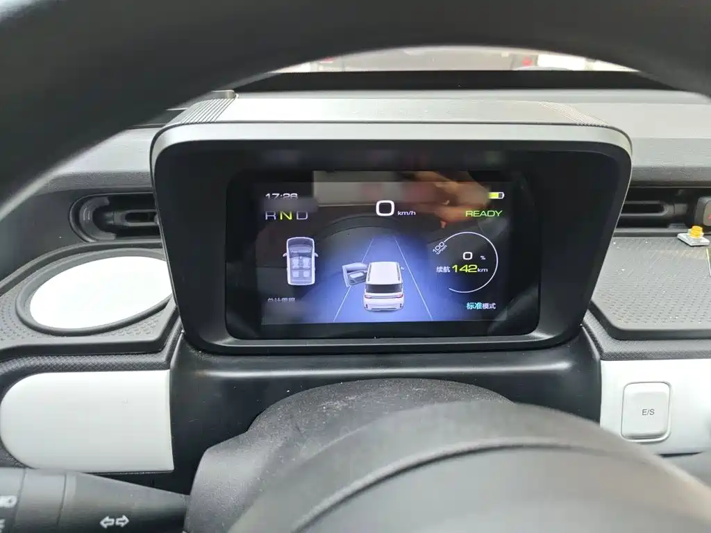 Wuling MINIEV — миниатюра 4