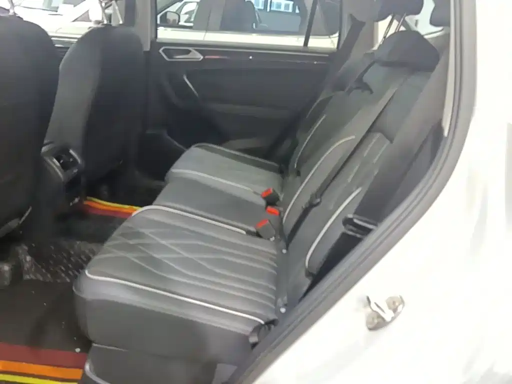 Volkswagen Tiguan L — миниатюра 17