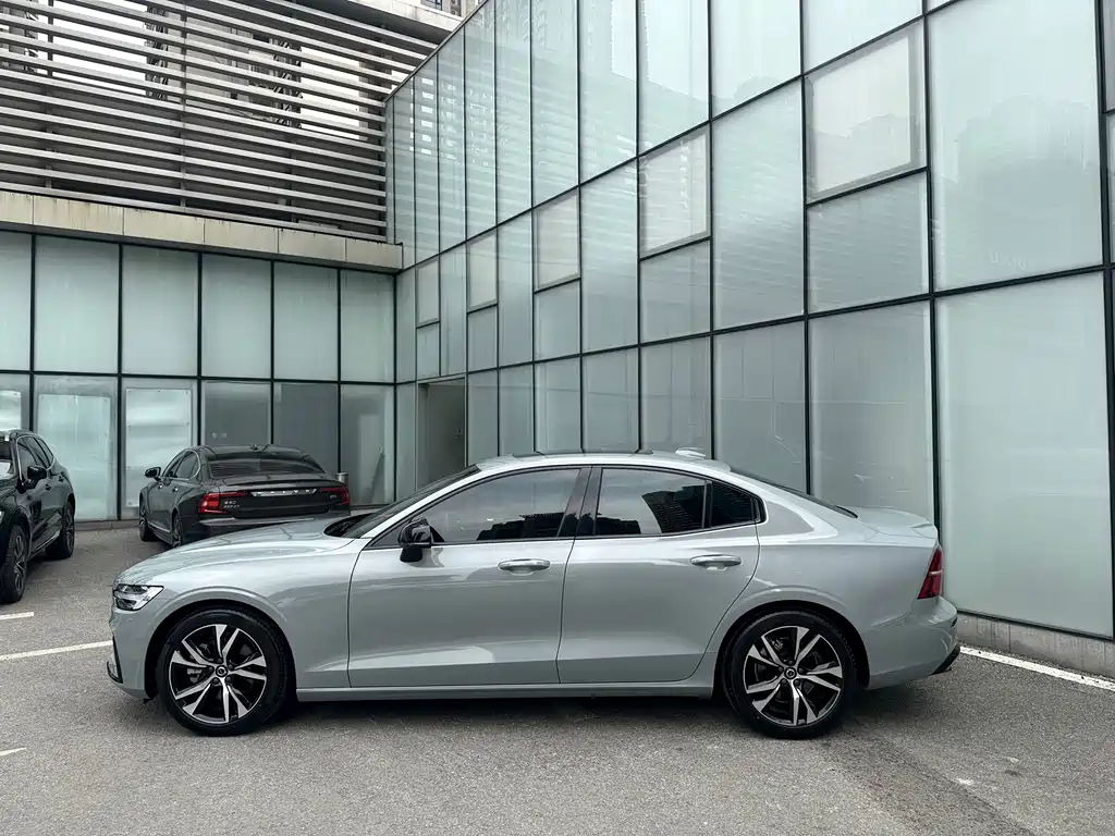 Volvo S60 — миниатюра 5