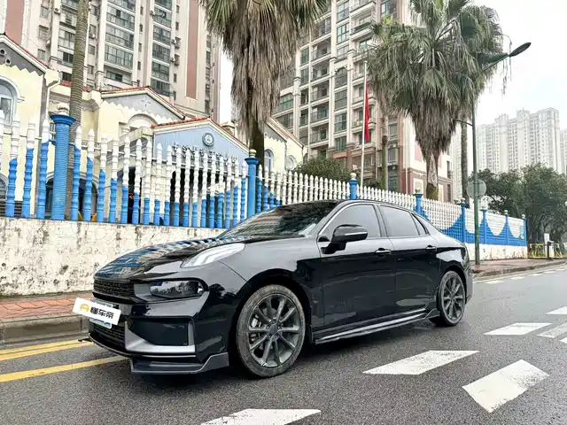 2020 Lynk & Co 03