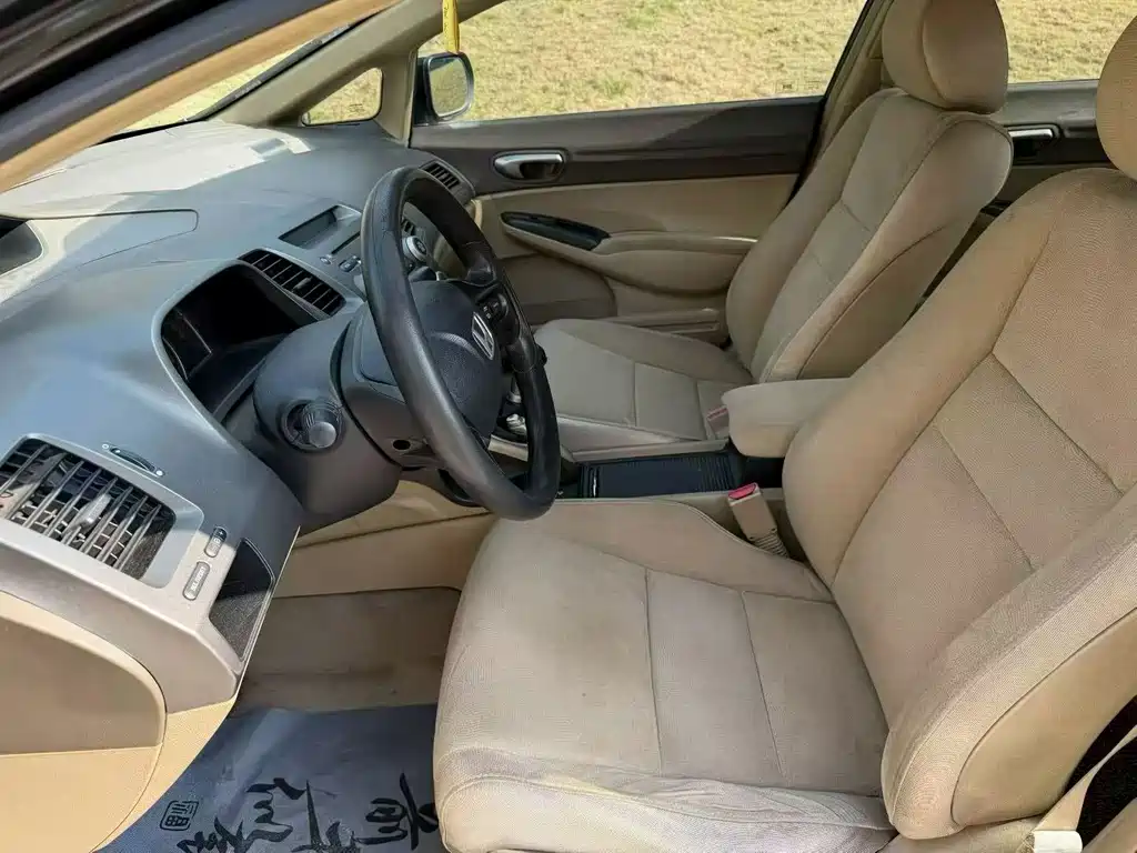 Honda Civic — миниатюра 7
