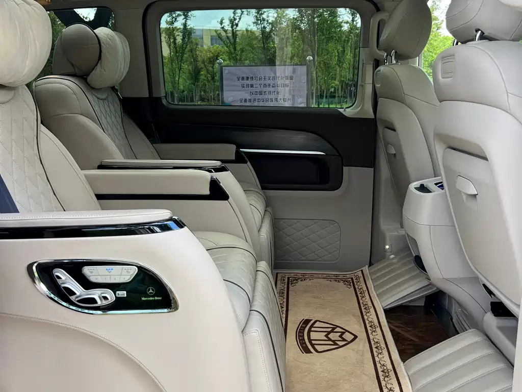 Mercedes-Benz V-Class — миниатюра 12