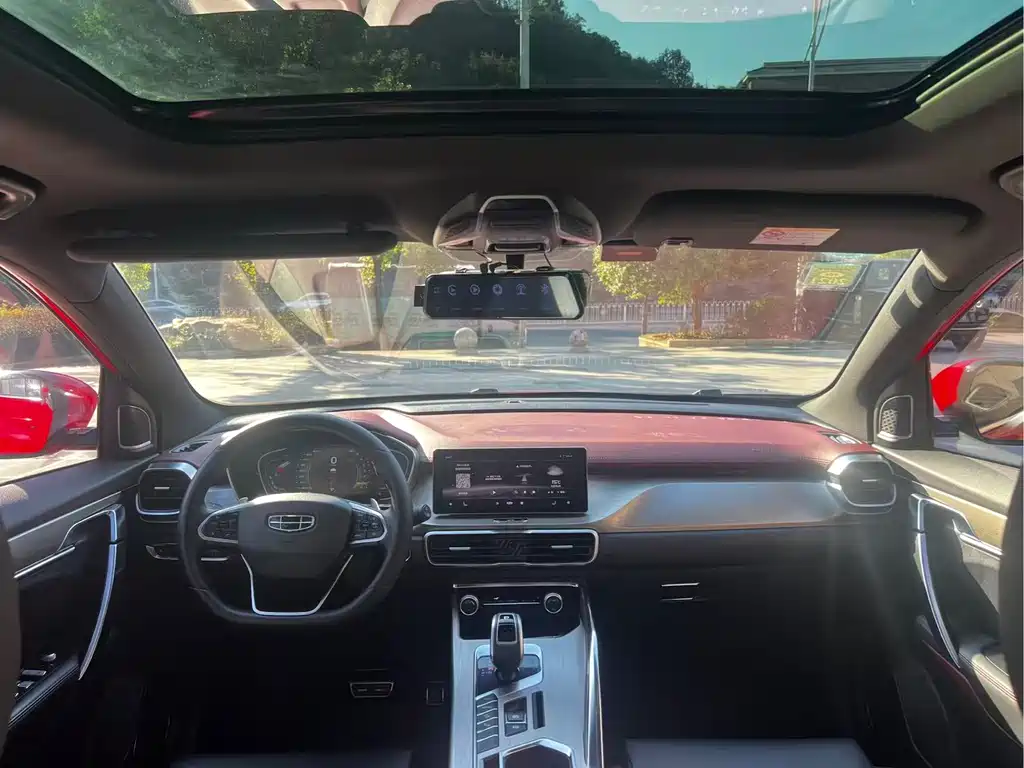 Geely Binyue — миниатюра 10
