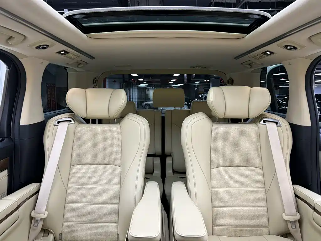 Toyota Alphard — миниатюра 37