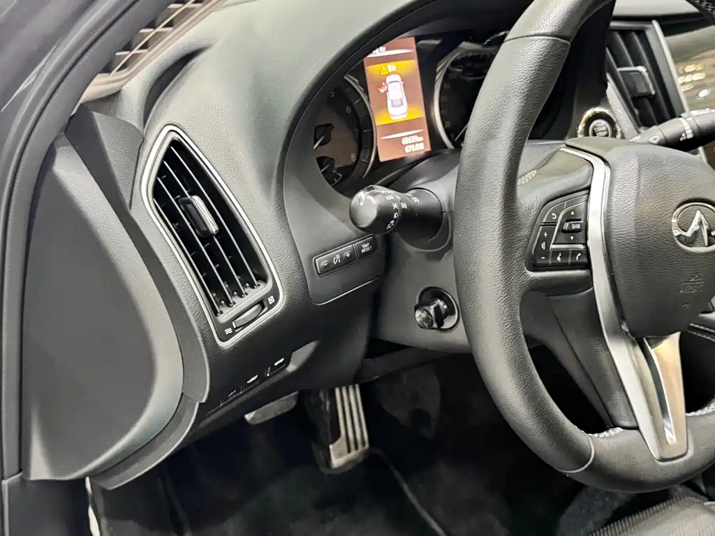 Infiniti Q50L 2018 2.0T Sport V