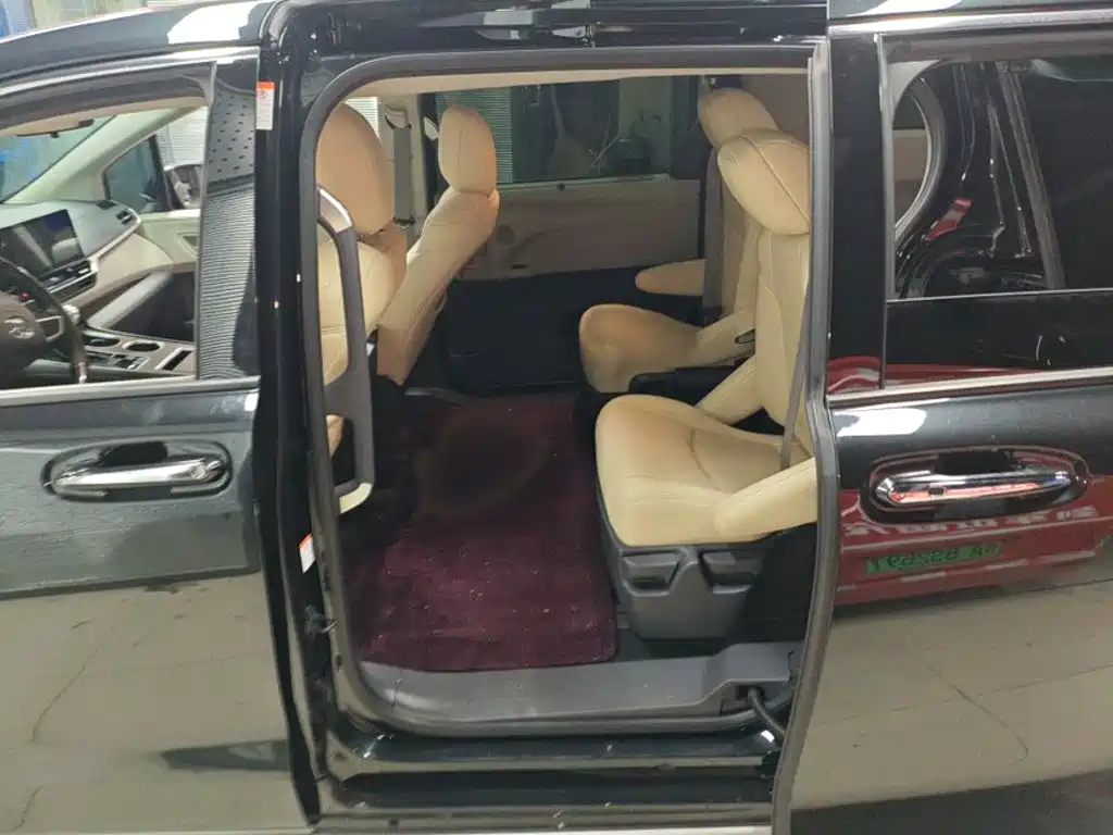 Toyota Granvia — миниатюра 22