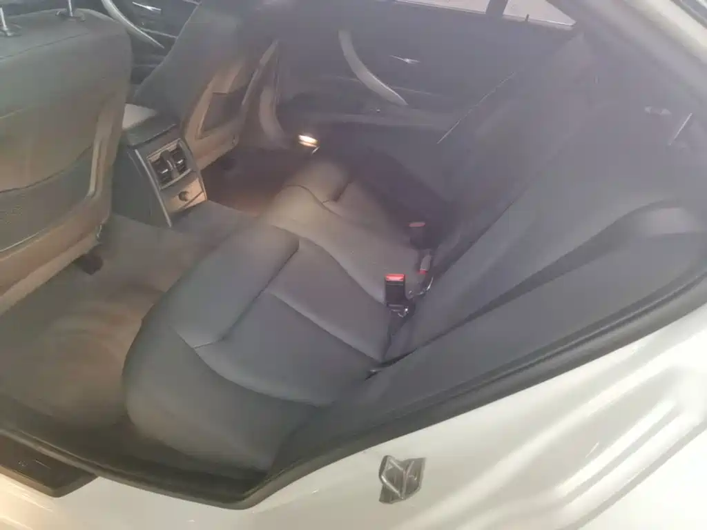 BMW 3 Series — миниатюра 17