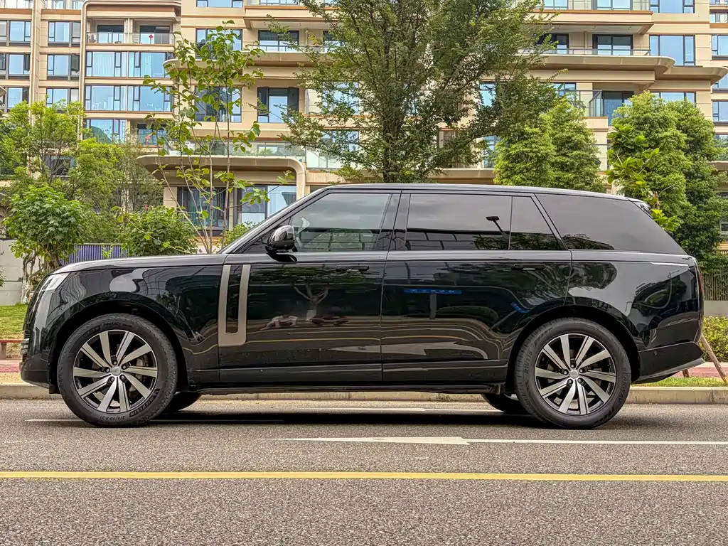Land Rover Range Rover 2023 3.0 L6 400PS мест Long Wheelbase