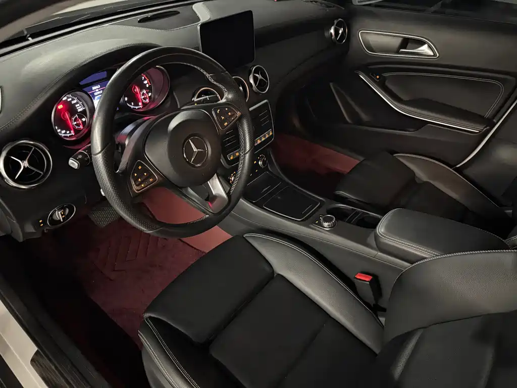 Mercedes-Benz GLA — миниатюра 2