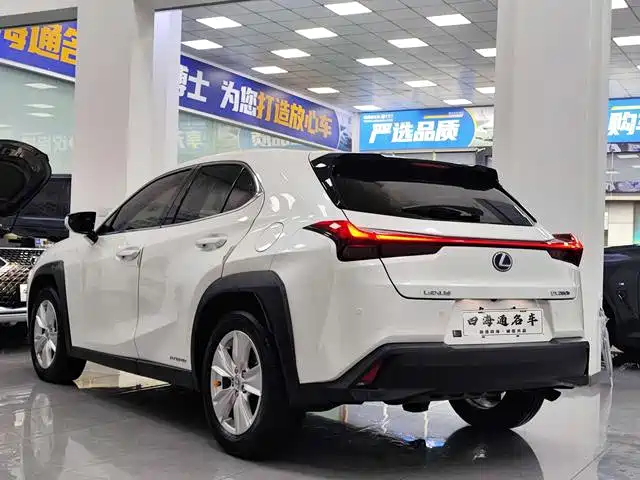 Lexus UX — миниатюра 4