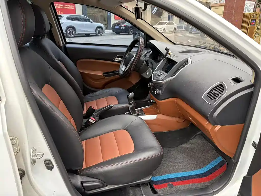 Geely King Kong — миниатюра 10