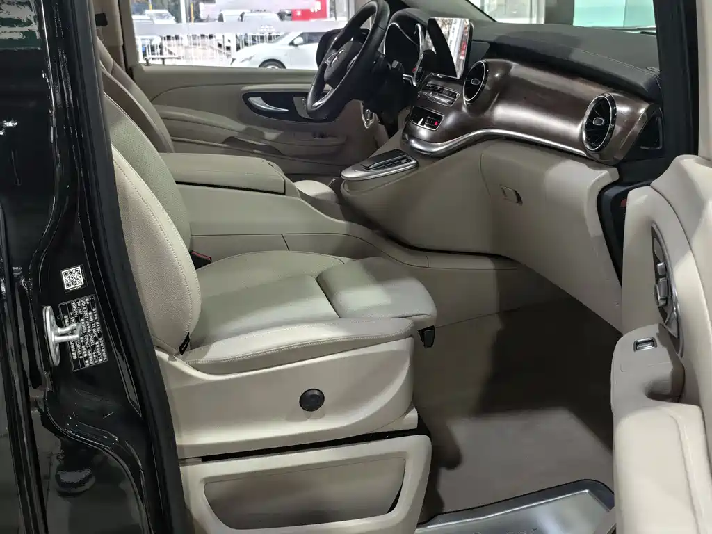 MERCEDES-BENZ V CLASS