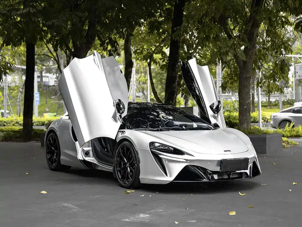 McLaren Artura 2023 3.0T Hybrid