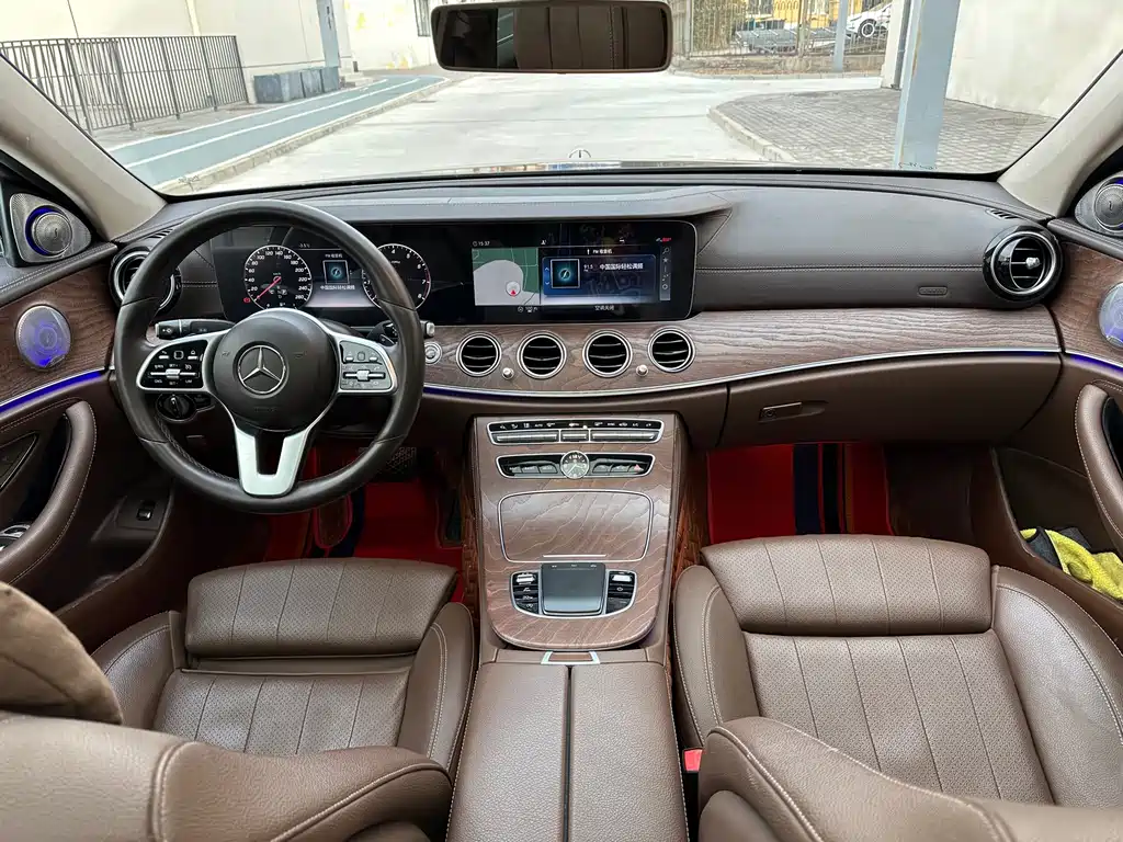 MERCEDES-BENZ E CLASS