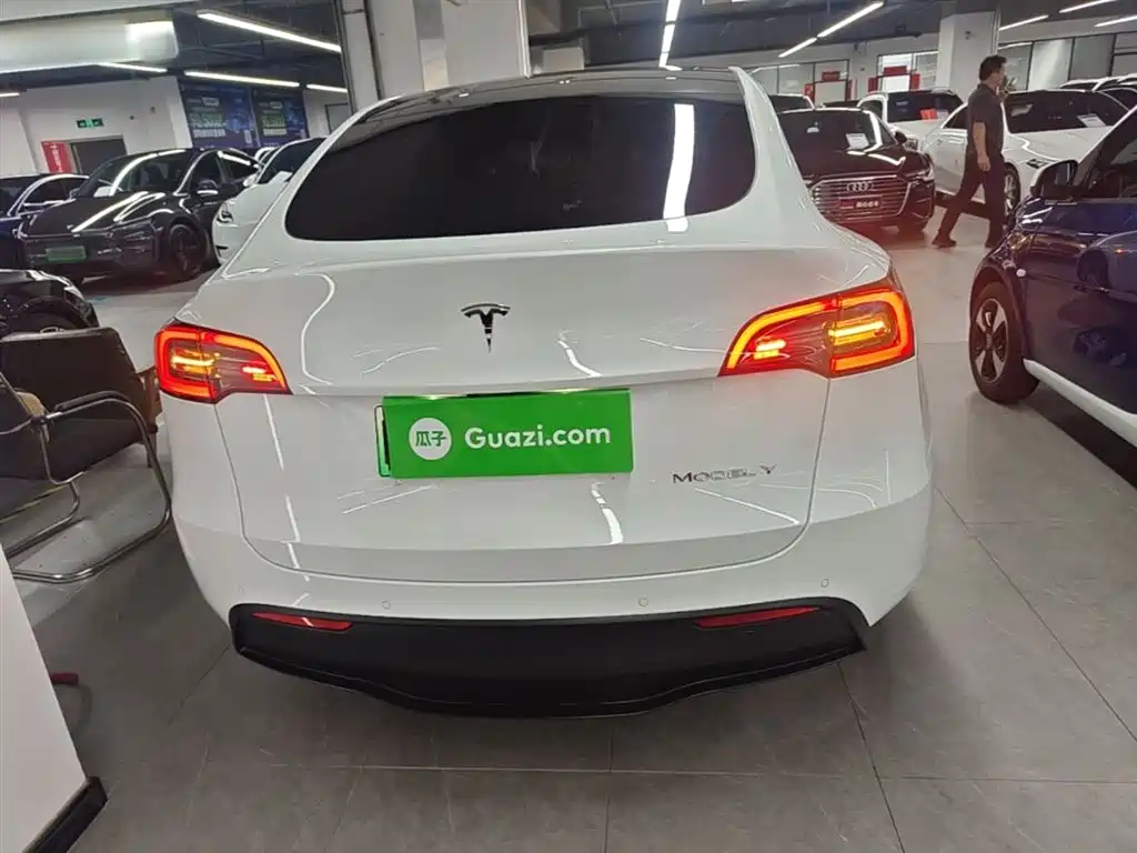 Tesla Model Y 2021 3D7