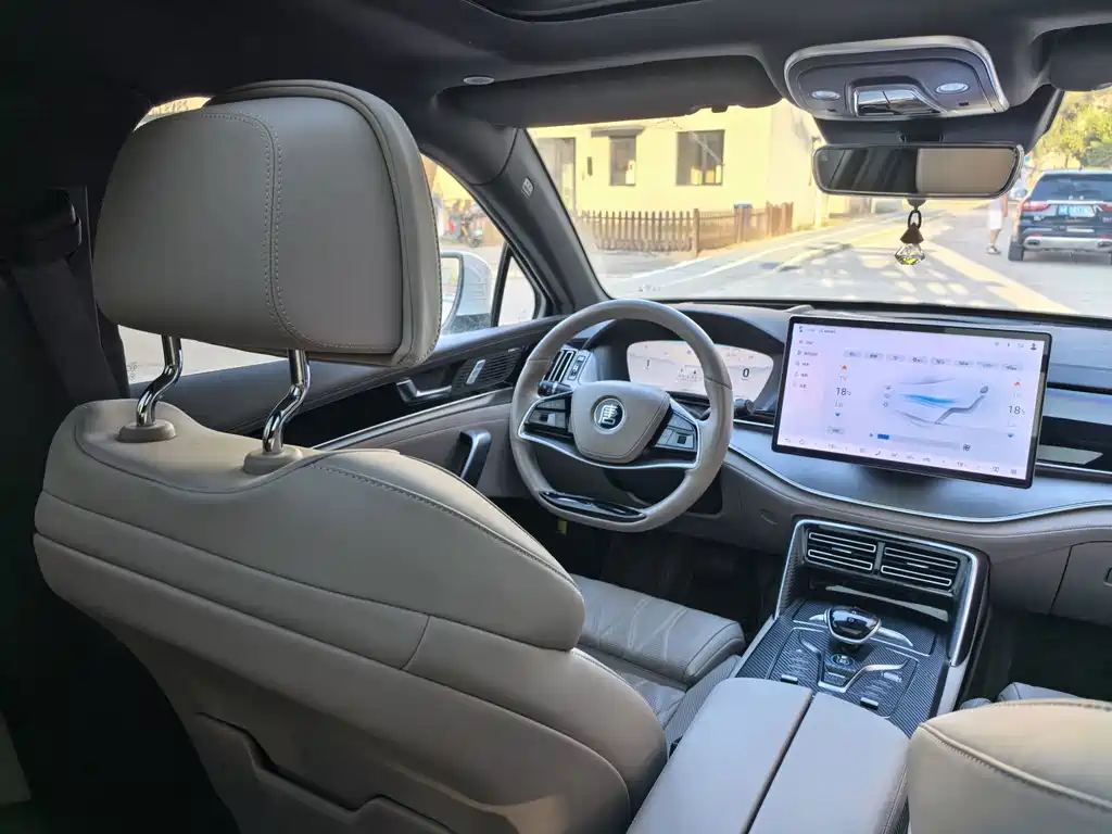BYD Tang New Energy — миниатюра 9