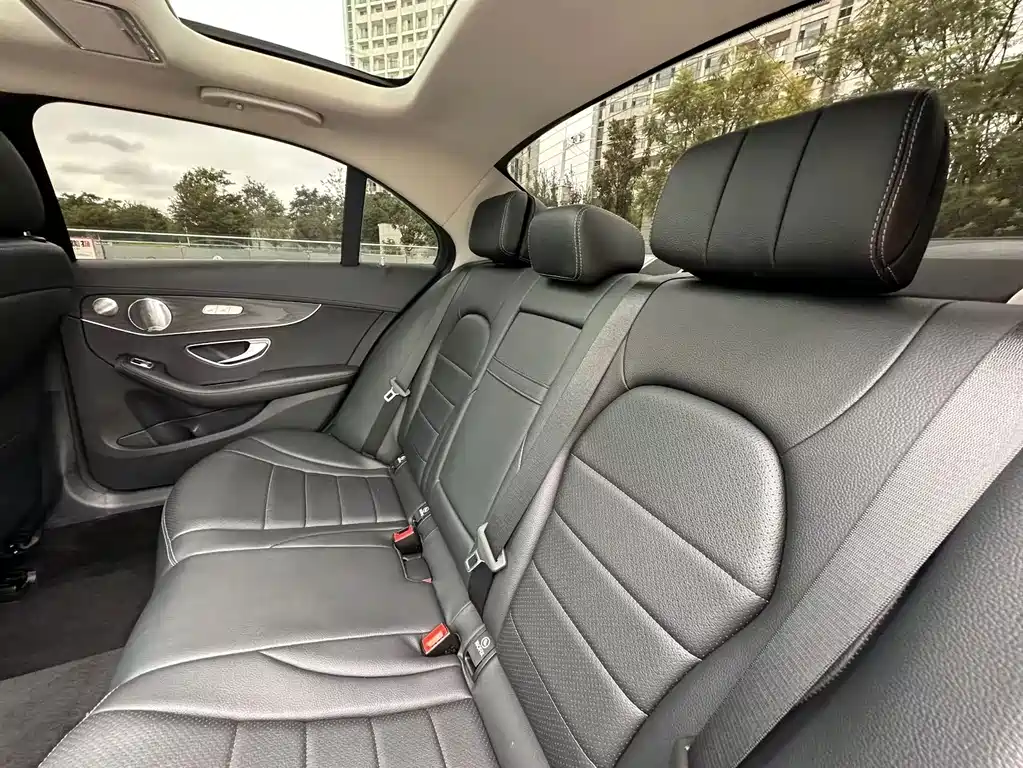 Mercedes-Benz C-Class — миниатюра 18