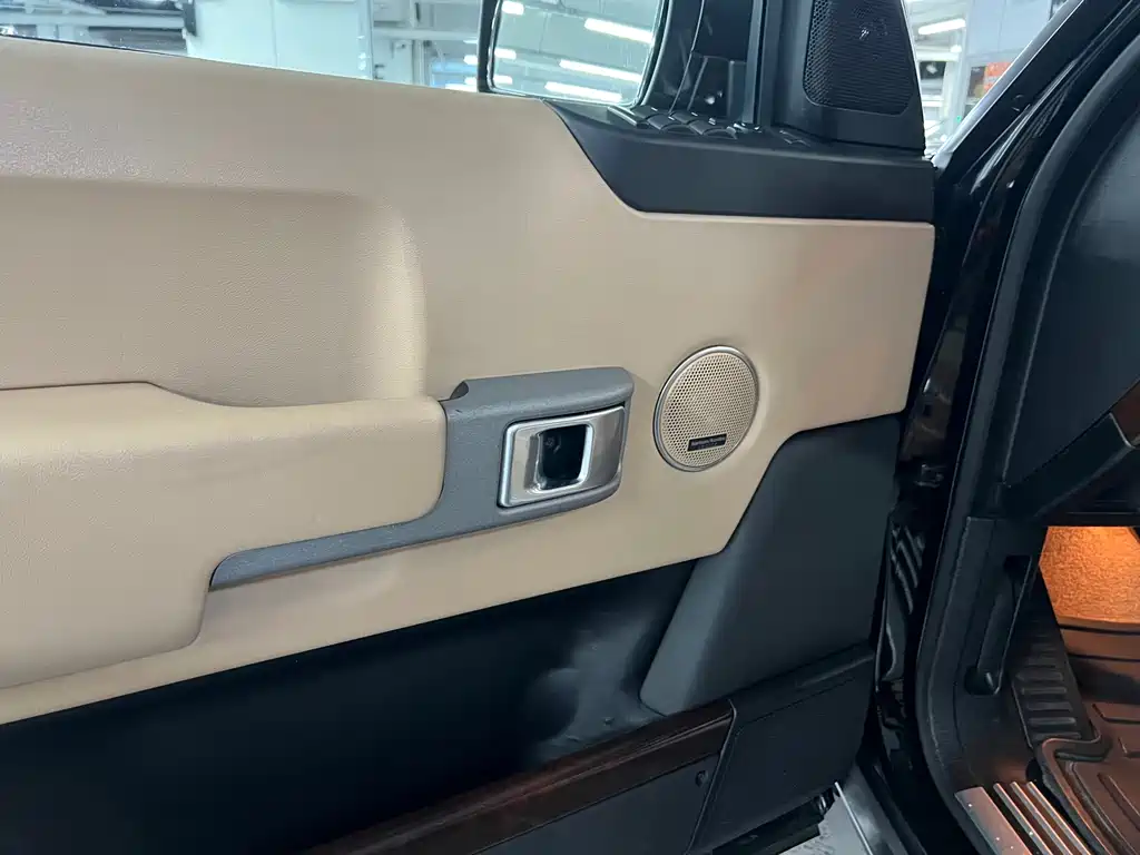 Land Rover Range Rover — миниатюра 6