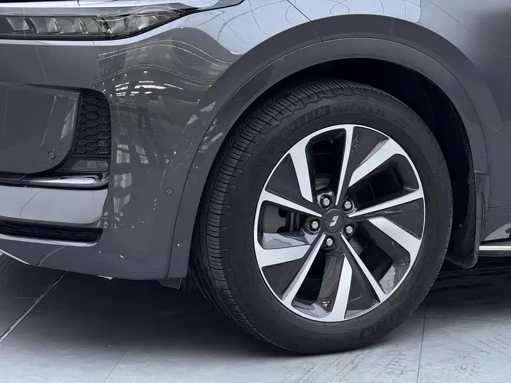 Li Auto ONE 2021 6 мест