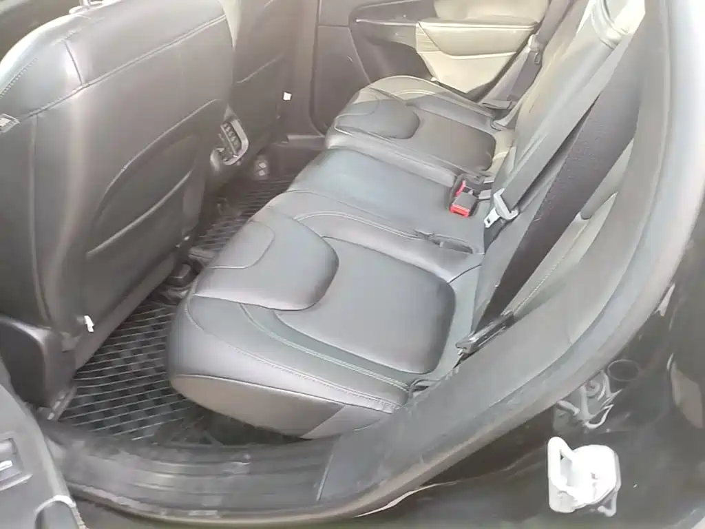 Jeep Cherokee — миниатюра 17